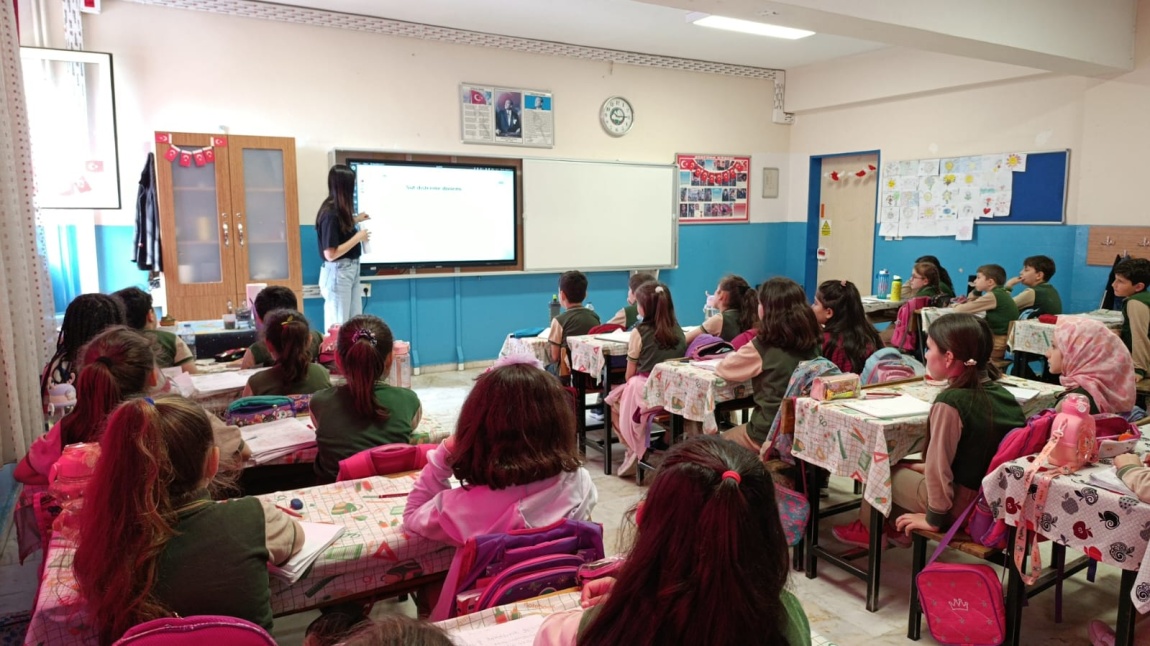 Pendik İlçe Sağlık Müdürlüğü Tarafından Öğrencilerimize Ağız ve Diş Sağlığı Sunumları Yapıldı.